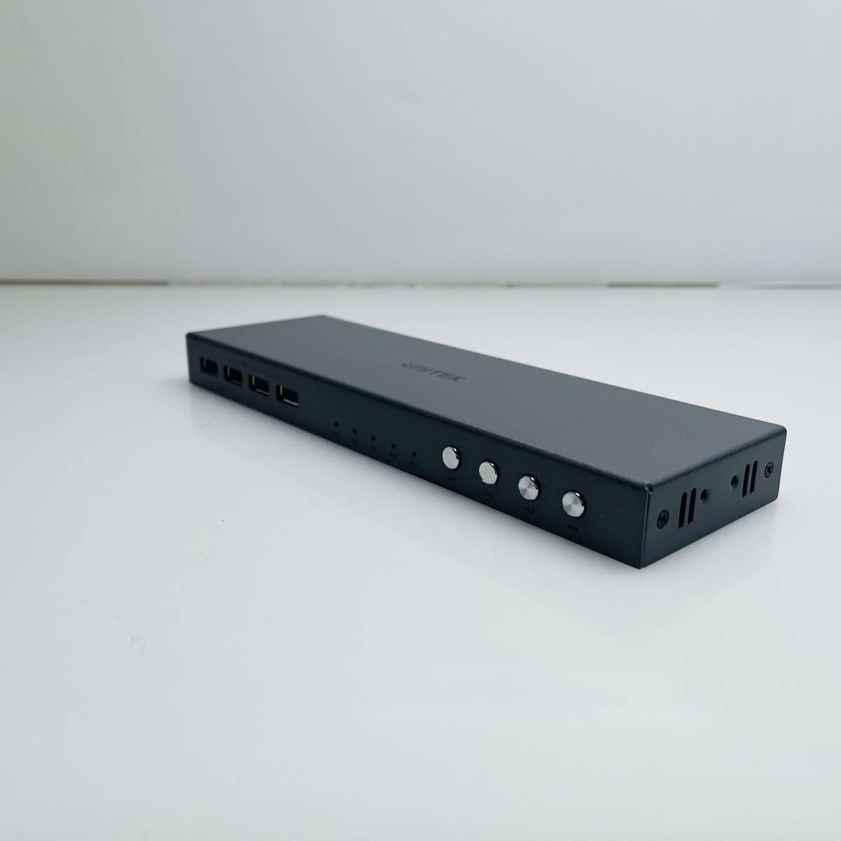 Unitek HDMI KVM Switch 4-in-1 V306A Black (Condition: Pristine)