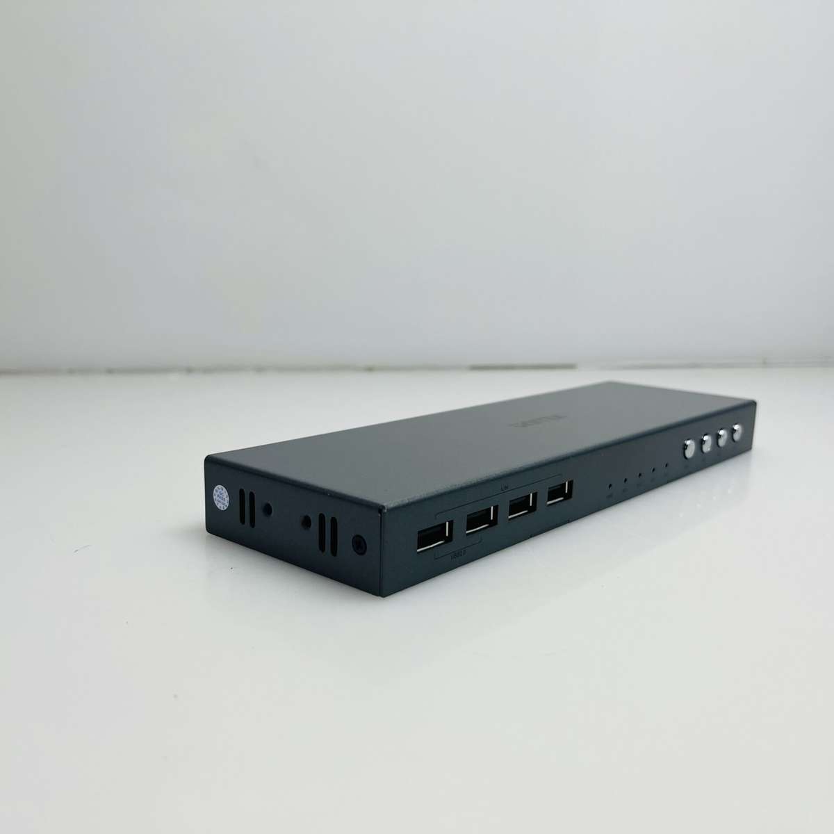 Unitek HDMI KVM Switch 4-in-1 V306A Black (Condition: Pristine)