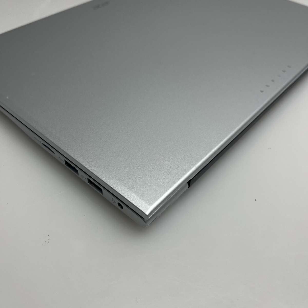 Acer Aspire Lite AL14-31P "Core i3-N300" 8GB RAM 512GB SSD Silver (Condition: Excellent)