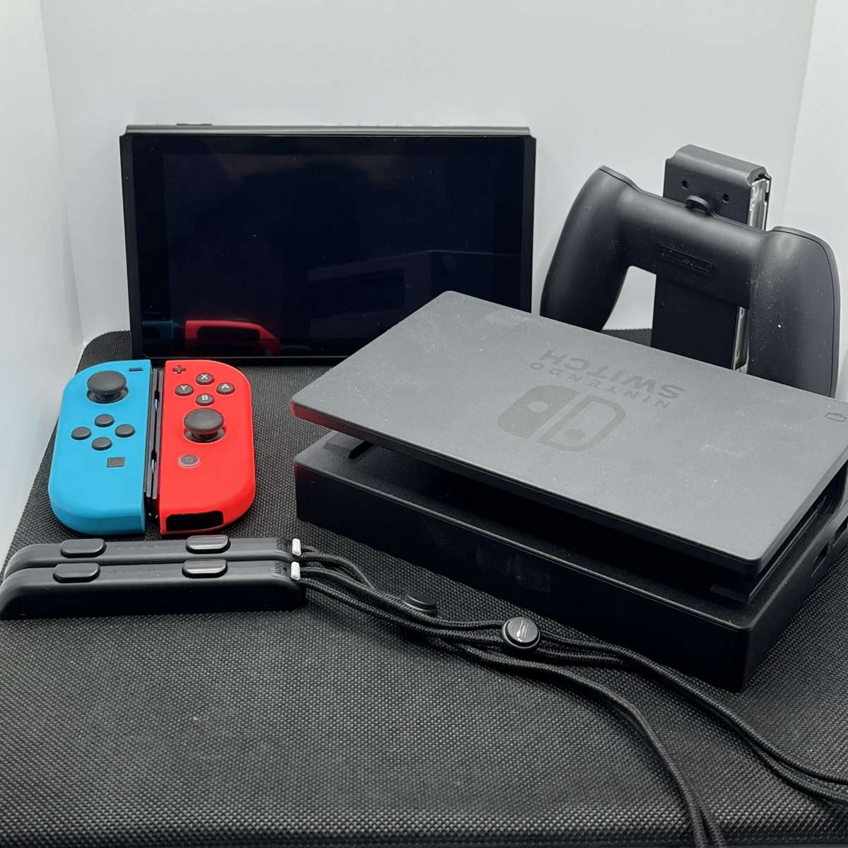 Nintendo Switch 32GB Black + Accessories (Condition: Good)