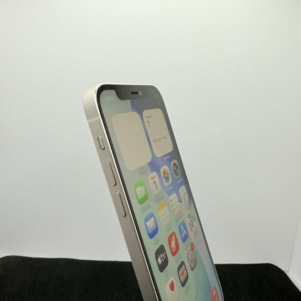 Apple iPhone 12 64GB White (Condition: Excellent)