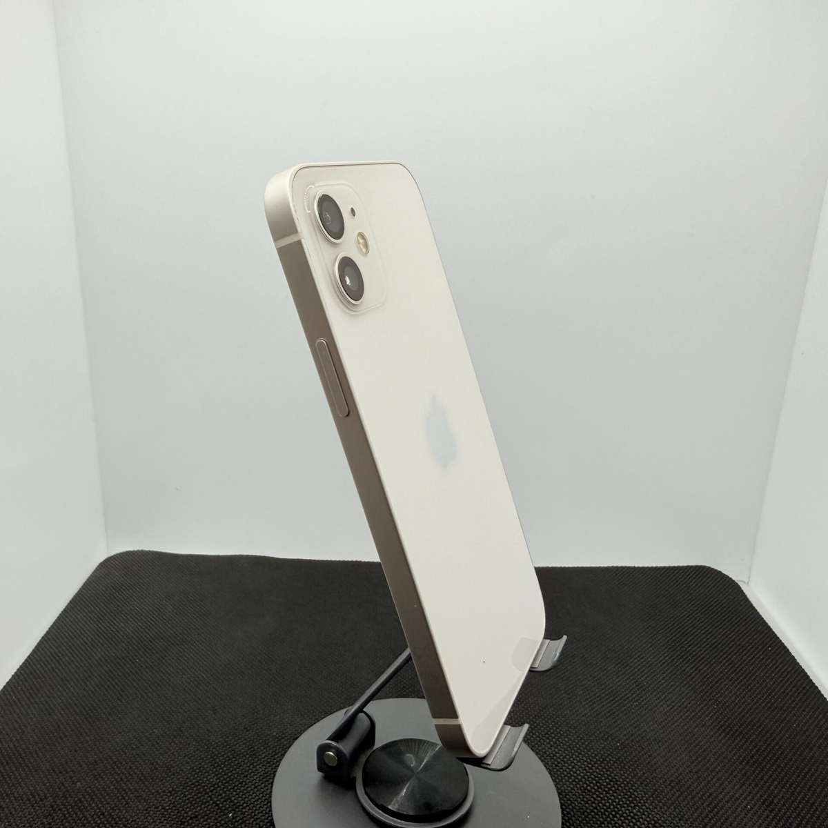Apple iPhone 12 64GB White (Condition: Excellent)