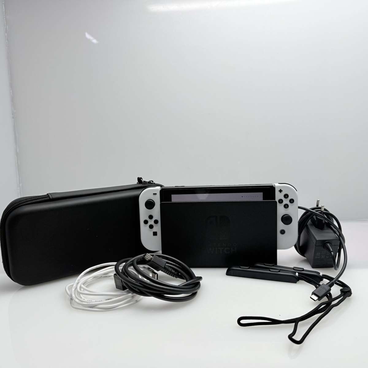 Nintendo Switch 32GB Black + Accessories (Condition: Excellent)