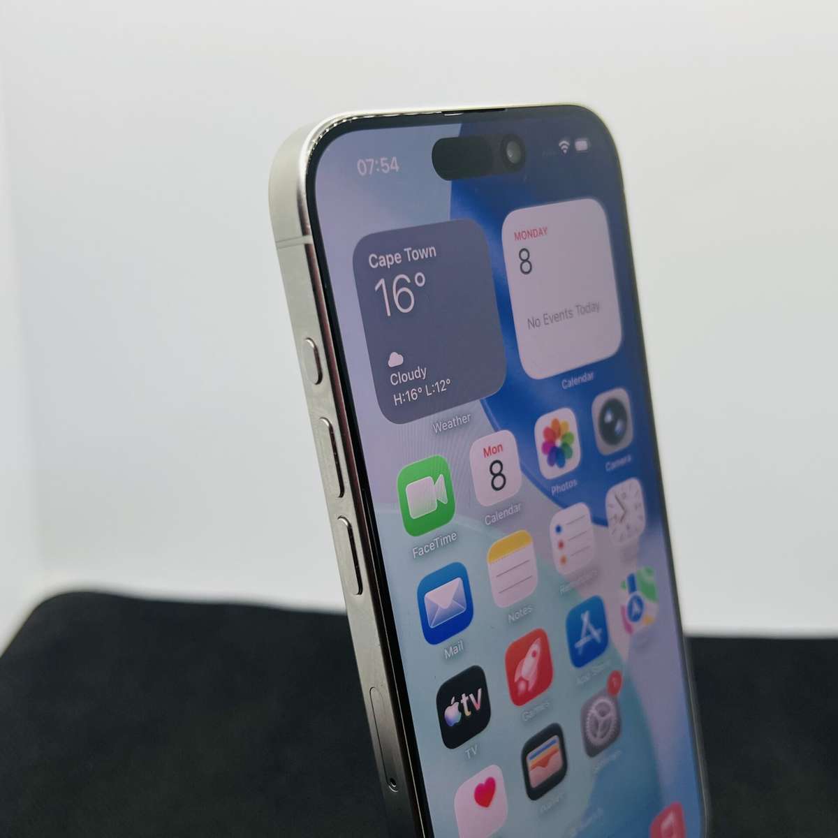 Apple iPhone 15 Pro 1TB White Titanium (Condition: Good)