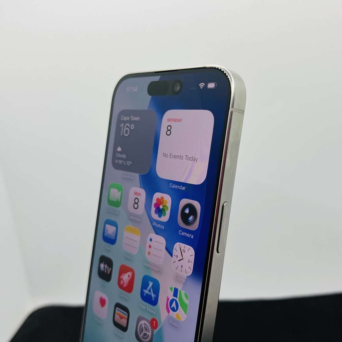 Apple iPhone 15 Pro 1TB White Titanium (Condition: Good)