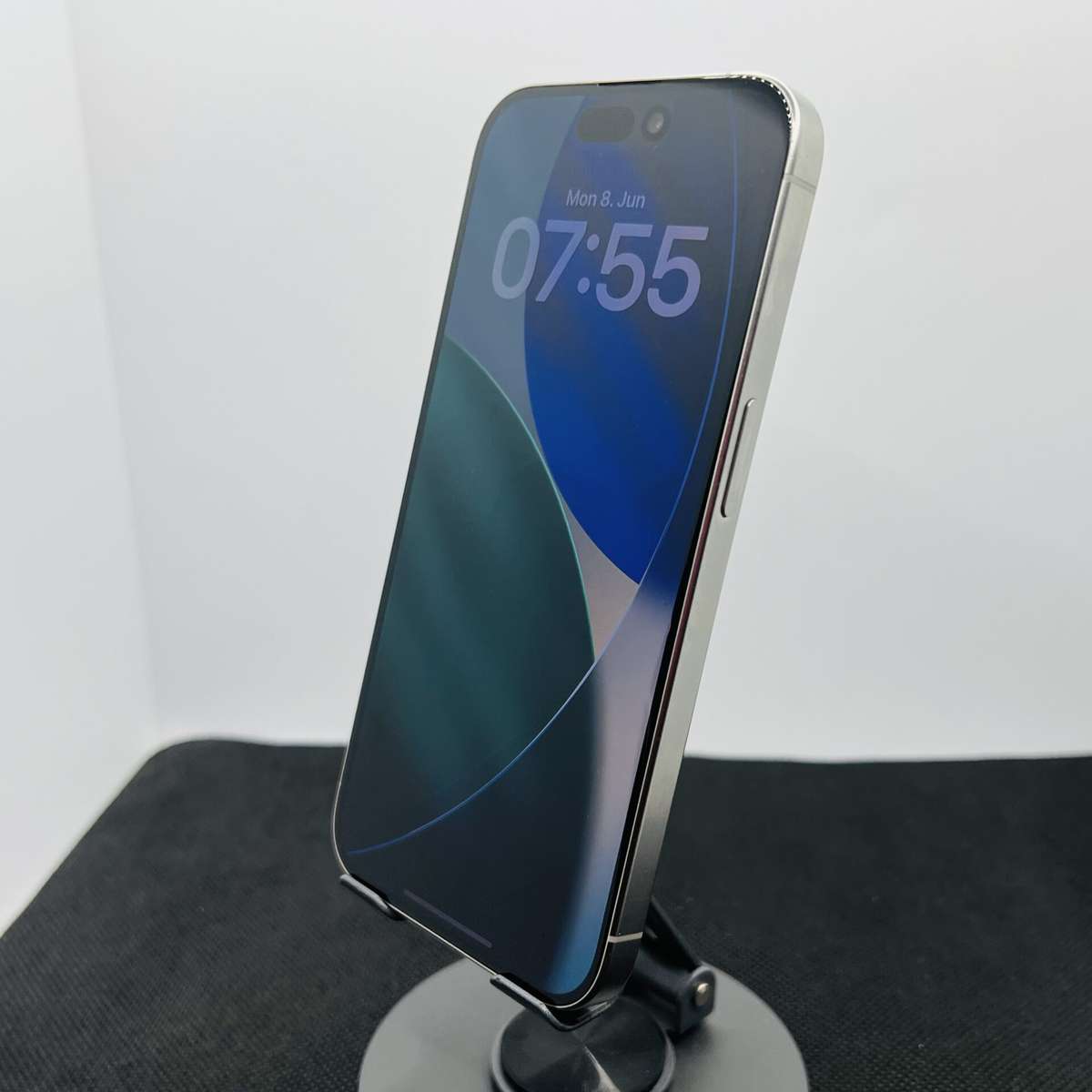 Apple iPhone 15 Pro 1TB White Titanium (Condition: Good)
