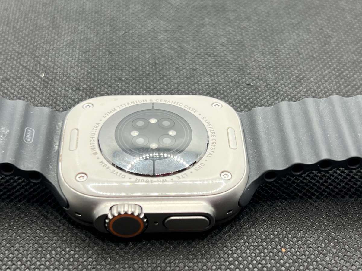 Apple Watch Ultra 49mm LTE Natural Titanium With Black Ocean Band (Condition: Good)