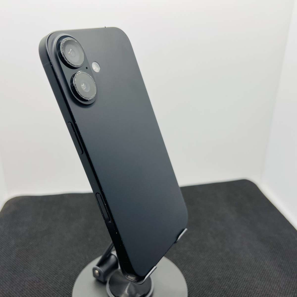 Apple iPhone 16 128GB Black (Condition: Good)