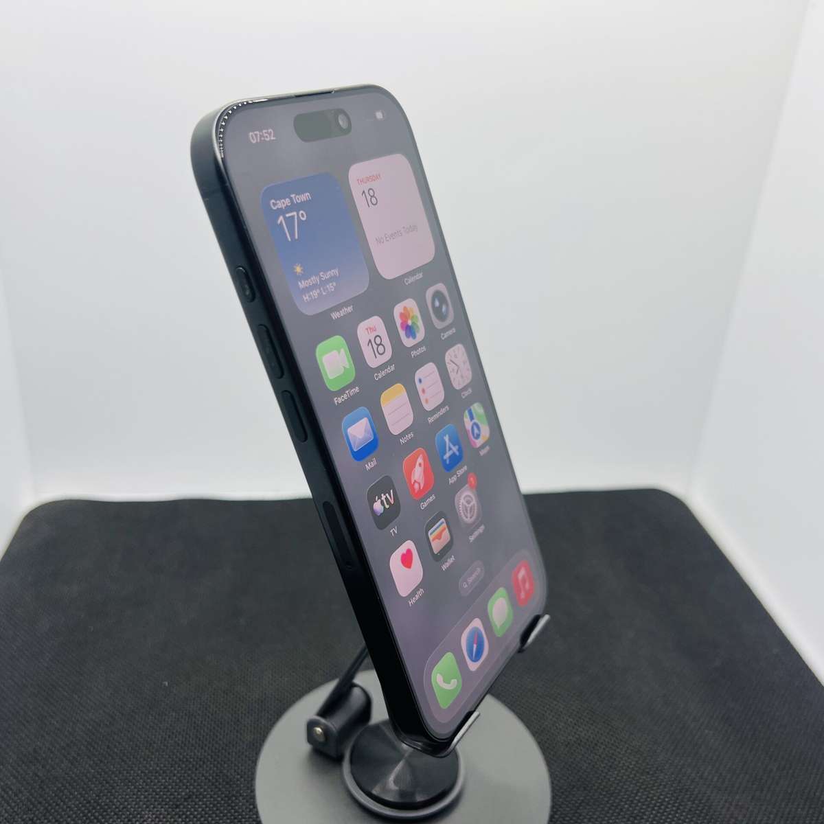 Apple iPhone 16 Pro 128GB Black Titanium (Condition: Good)