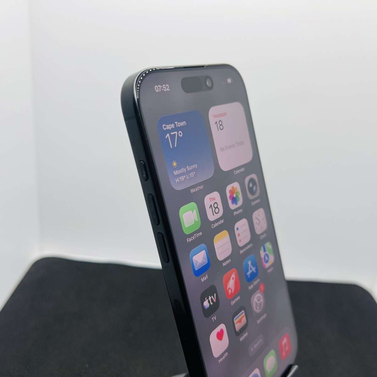Apple iPhone 16 Pro 128GB Black Titanium (Condition: Good)