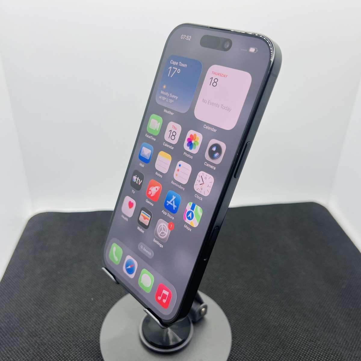 Apple iPhone 16 Pro 128GB Black Titanium (Condition: Good)