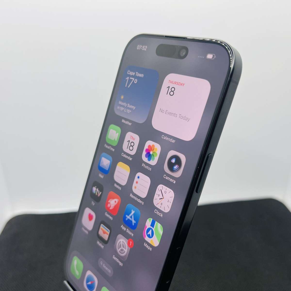 Apple iPhone 16 Pro 128GB Black Titanium (Condition: Good)