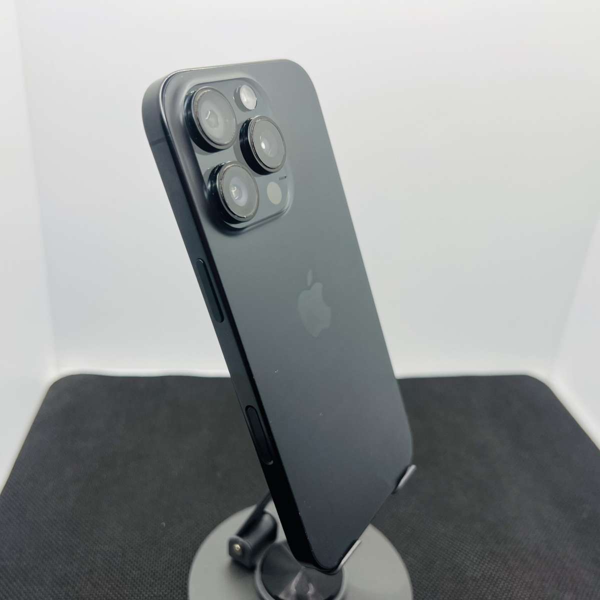 Apple iPhone 16 Pro 128GB Black Titanium (Condition: Good)