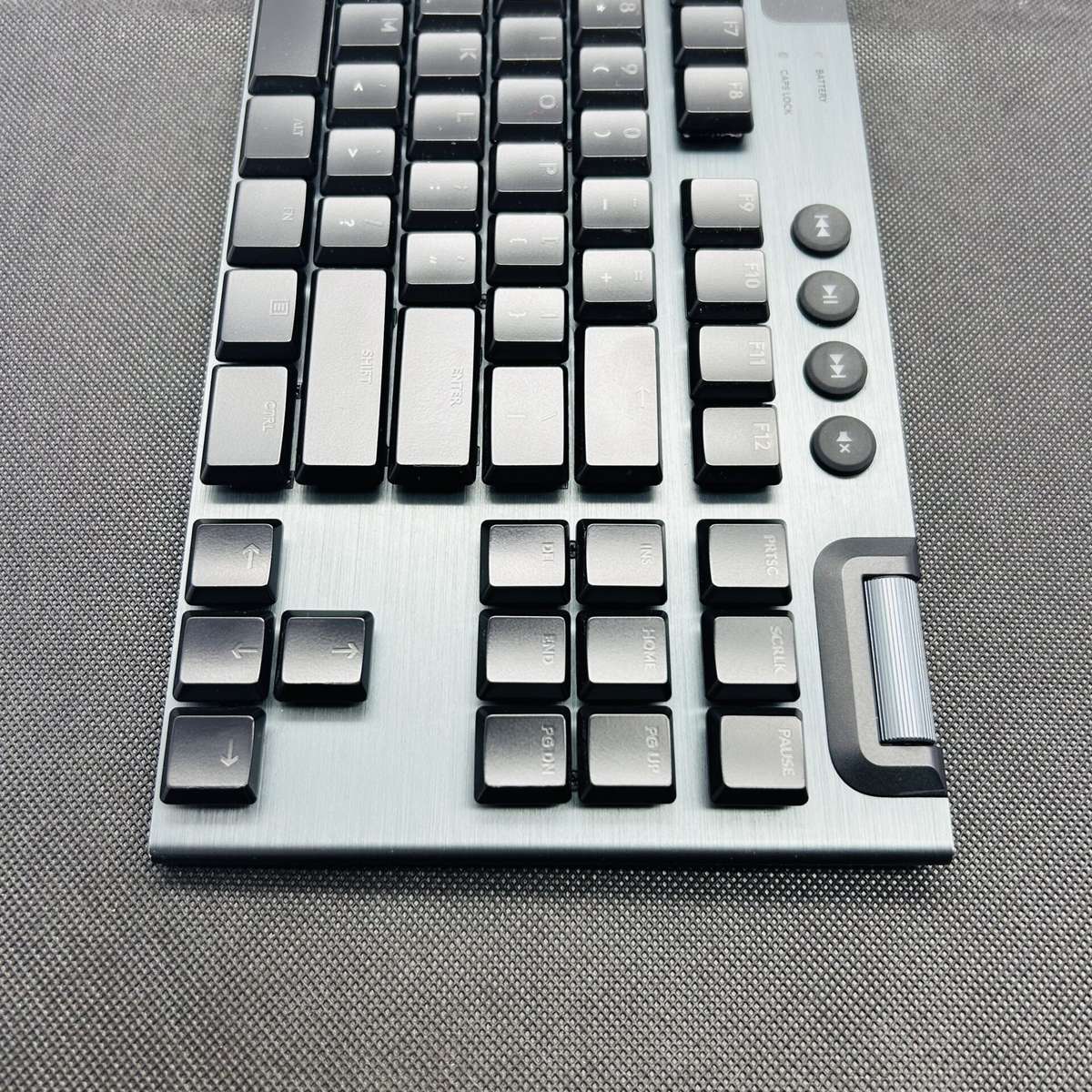 COMBO DEAL: Logitech G915 TKL LIGHTSPEED Wireless RGB Mechanical Keyboard Carbon + SteelSeries Ae...