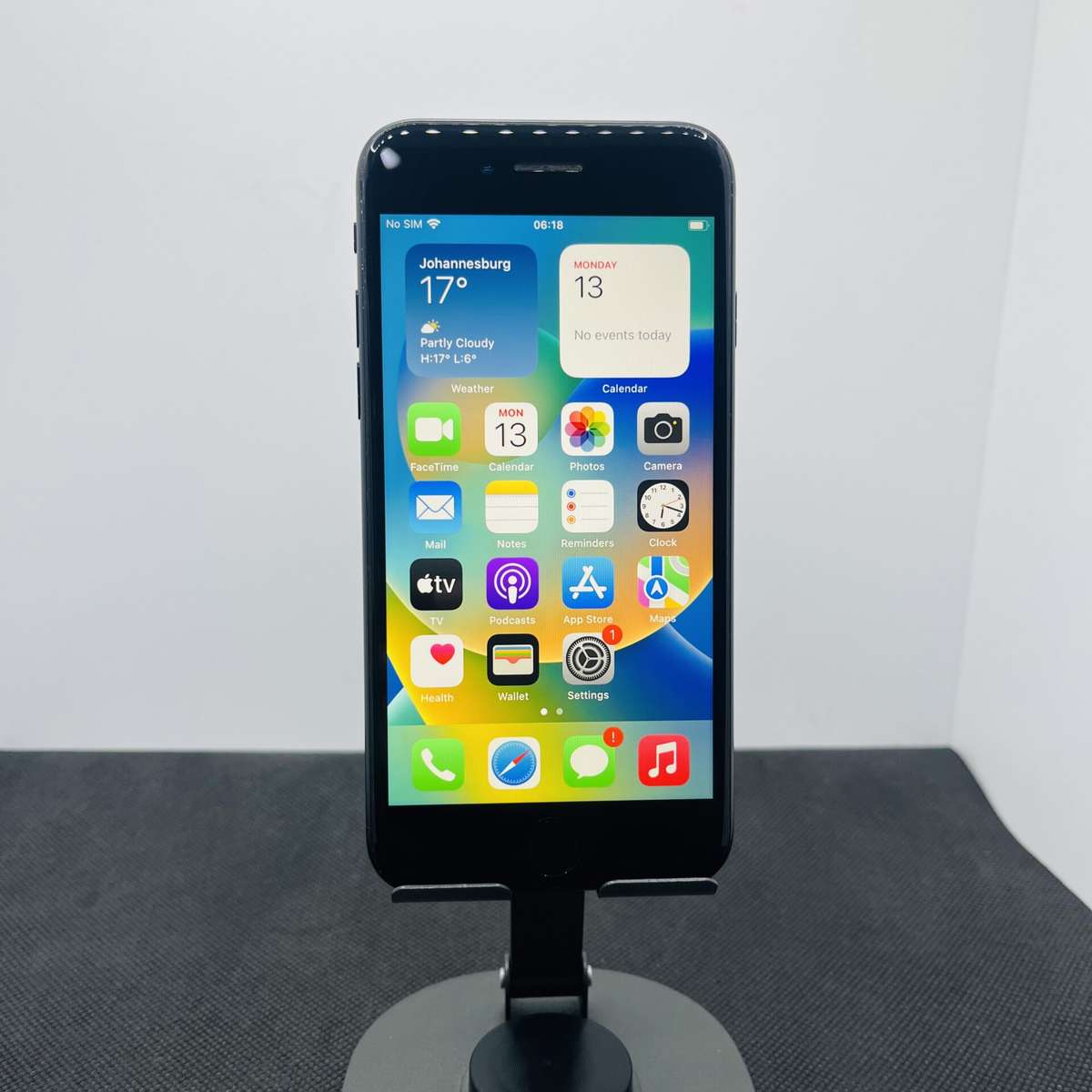 Apple iPhone SE (2020) 64GB Black (Condition: Good)