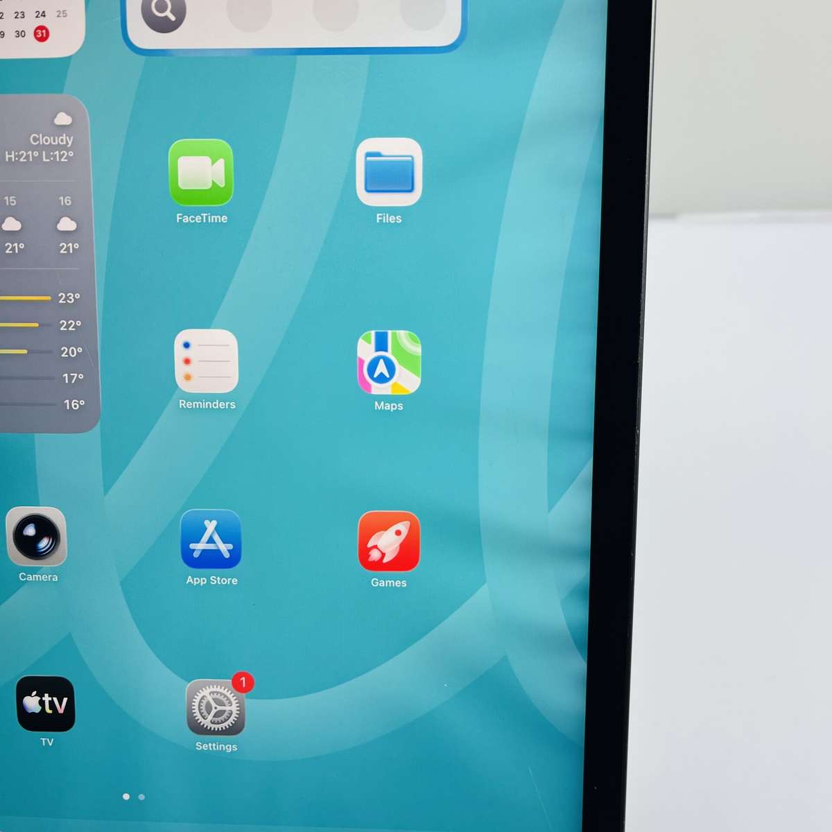 Apple iPad Pro 12.9-inch 5th Gen 256GB (Wifi/Cellular) Space Gray - Curtain Effect on Display, Sc...