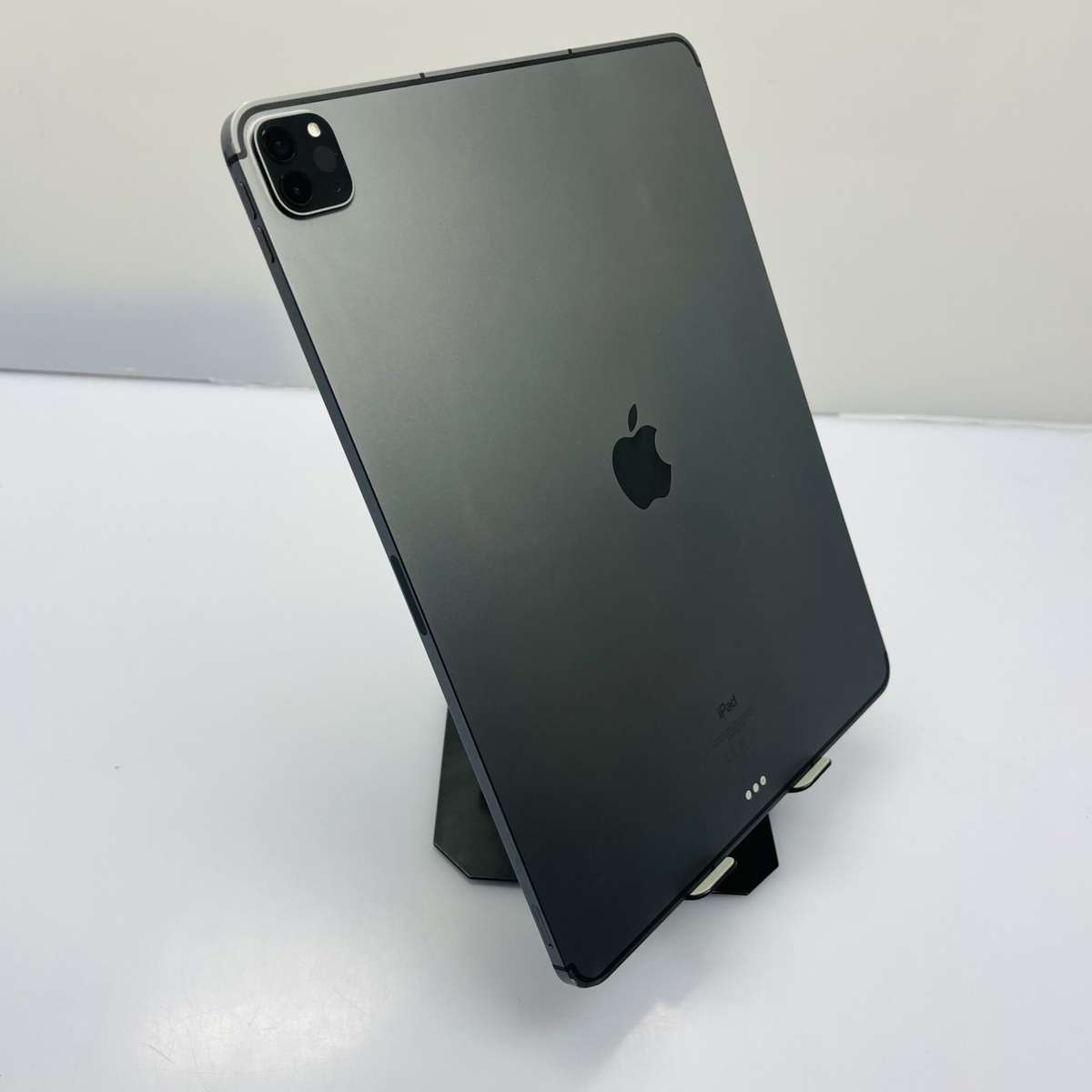 Apple iPad Pro 12.9-inch 5th Gen 256GB (Wifi/Cellular) Space Gray - Curtain Effect on Display, Sc...