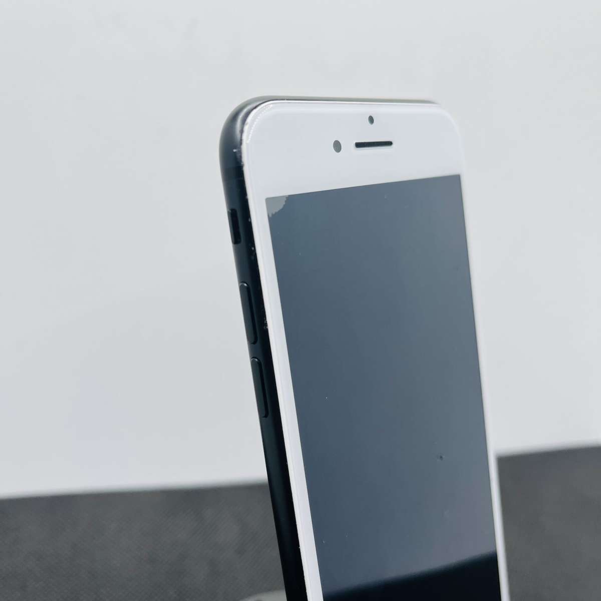 Apple iPhone SE (2020) 64GB White (Condition: Good)