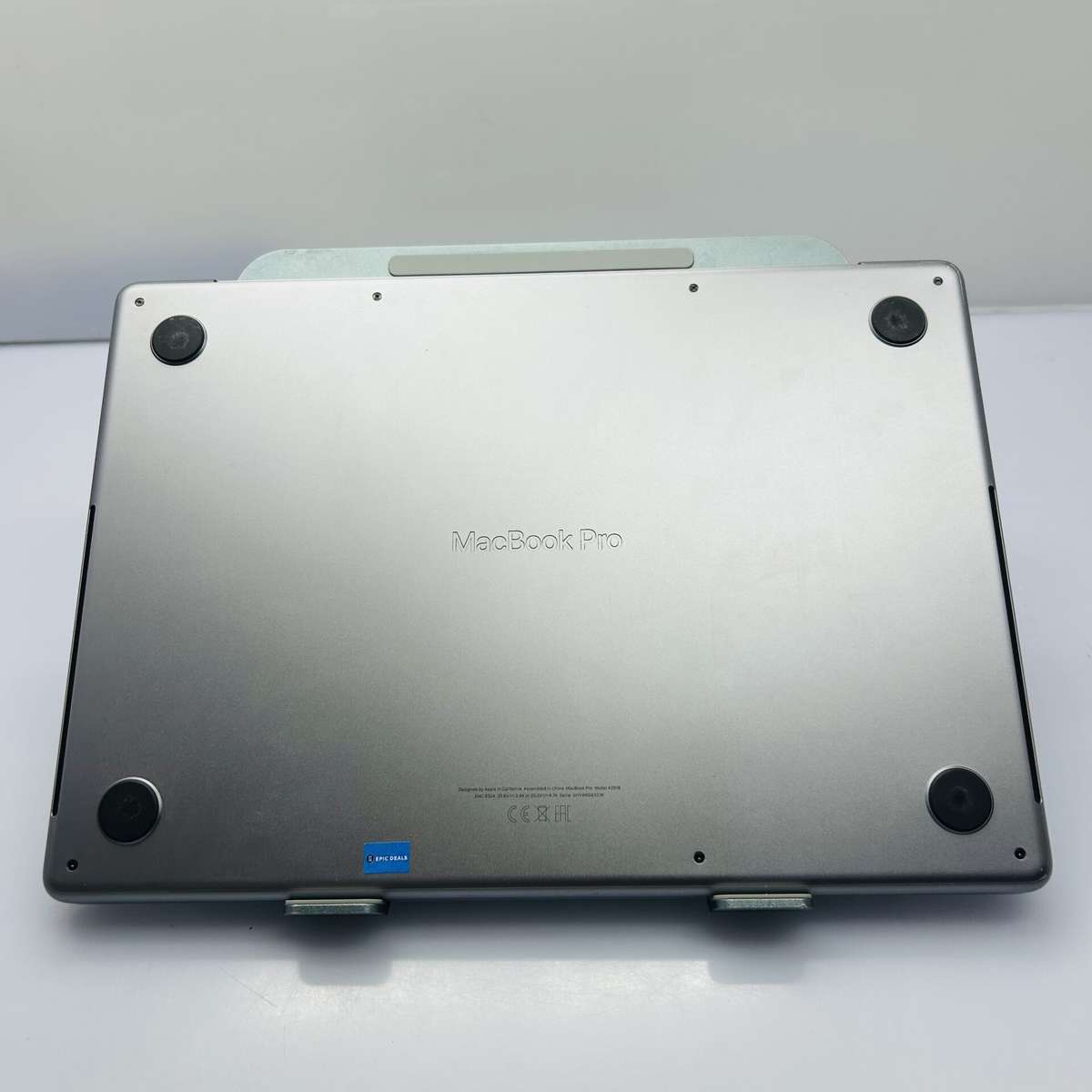 Apple MacBook Pro 14-inch "M3" 8 CPU/ 10 GPU (2023) 8GB RAM  512GB SSD Space Gray (Condition: Good)