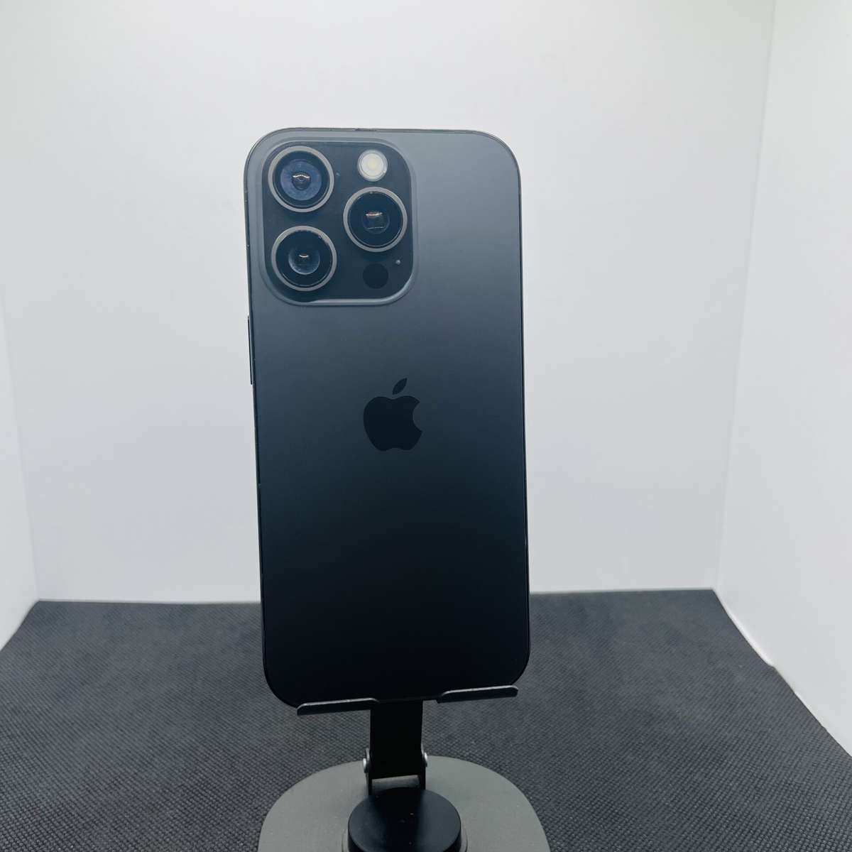 Apple iPhone 16 Pro 256GB Black Titanium (Condition: Good)