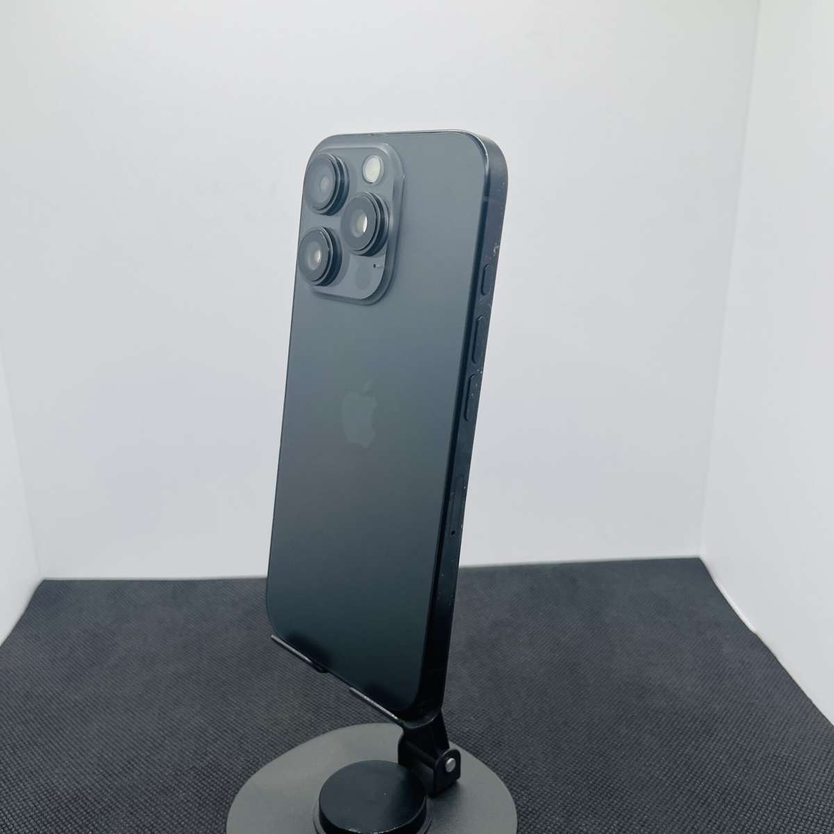 Apple iPhone 16 Pro 256GB Black Titanium (Condition: Good)