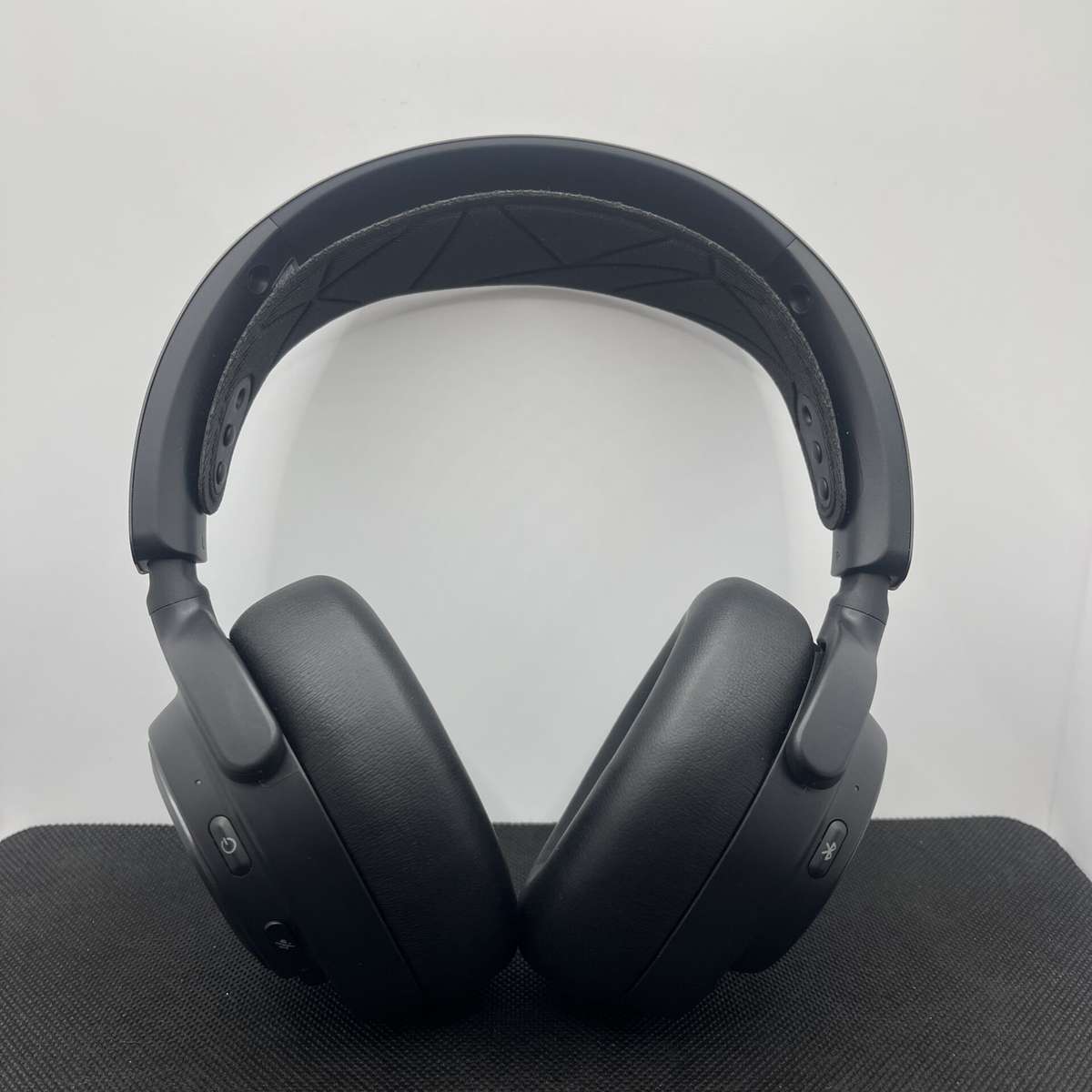 SteelSeries Arctis Nova Pro Wireless Gaming Headset Black (Condition: Pristine)