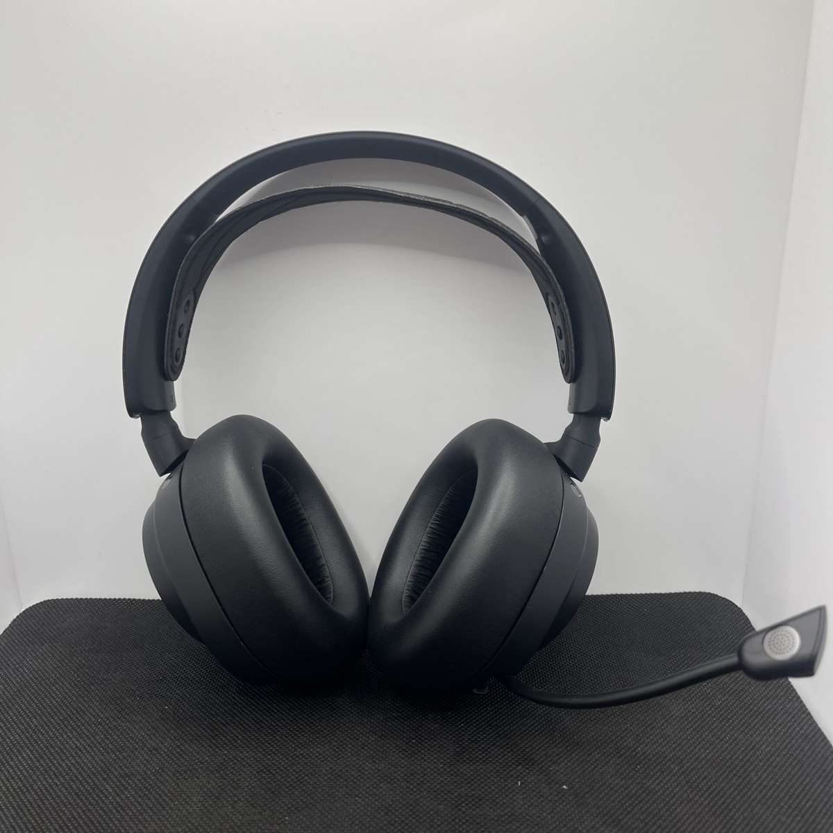 SteelSeries Arctis Nova Pro Wireless Gaming Headset Black (Condition: Pristine)