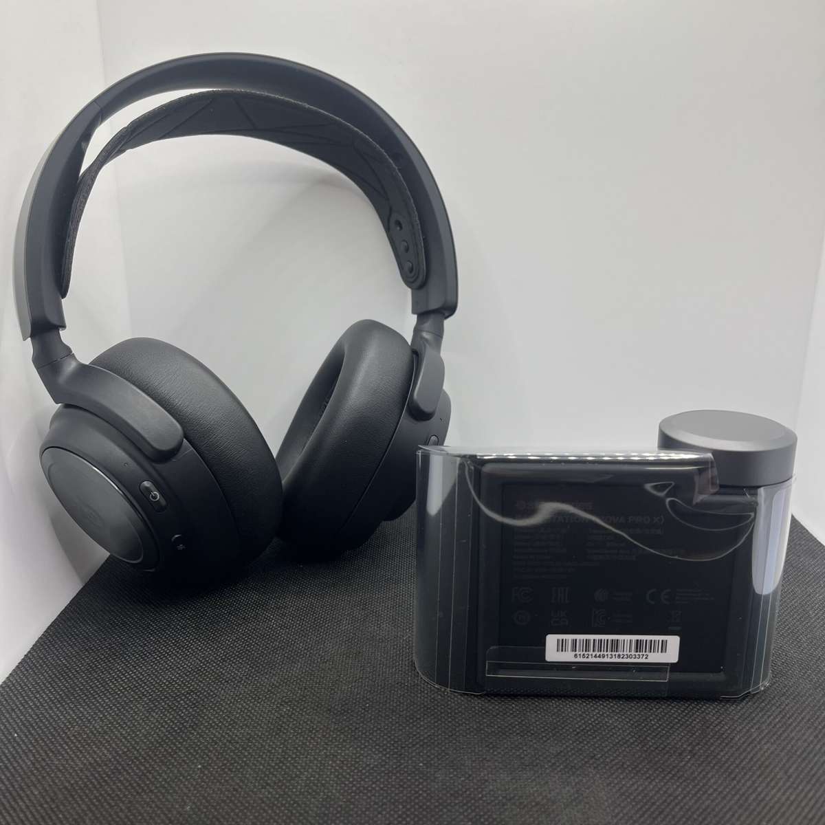 SteelSeries Arctis Nova Pro Wireless Gaming Headset Black (Condition: Pristine)