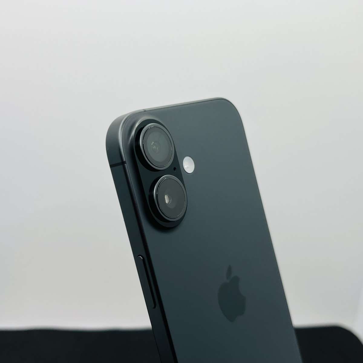 Apple iPhone 17 256GB Black (Condition: Pristine)