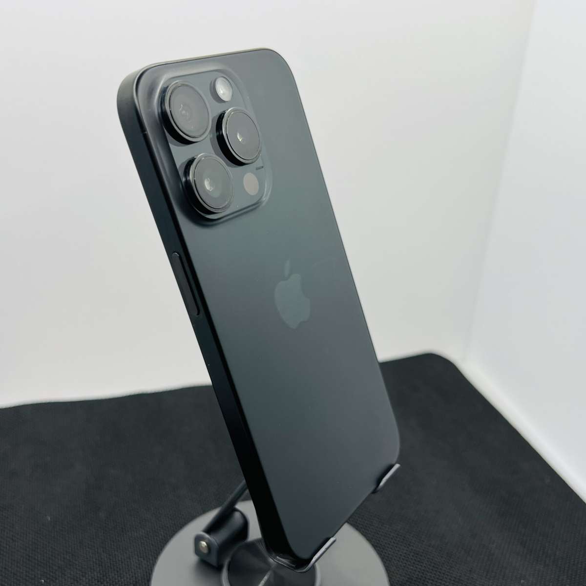 Apple iPhone 15 Pro 256GB Black Titanium (Condition: Good)