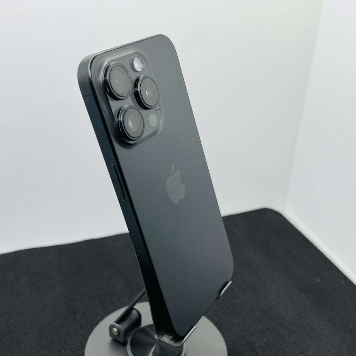 Apple iPhone 15 Pro 128GB Black Titanium (Condition: Good)