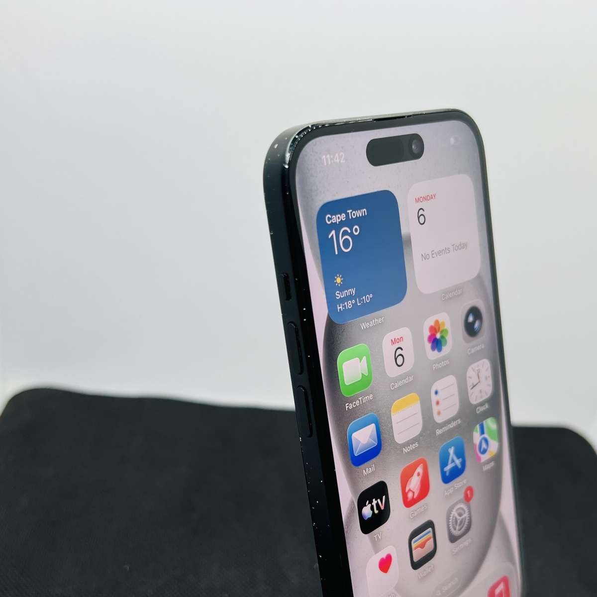 Apple iPhone 15 256GB Black (Condition: Good)