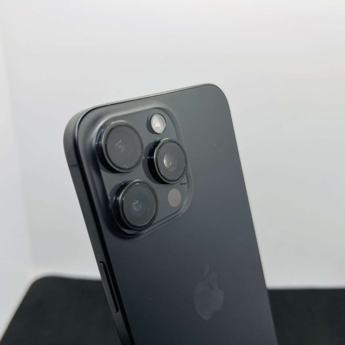Apple iPhone 15 Pro Max 512GB Black Titanium (Condition: Good)