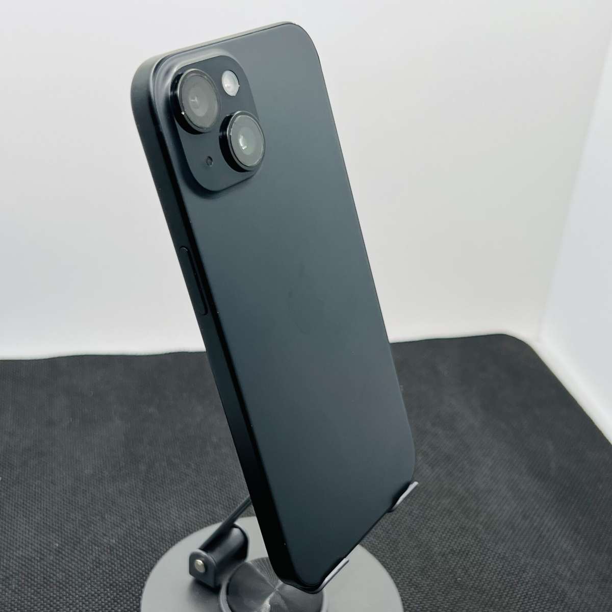 Apple iPhone 15 128GB Black (Condition: Good)