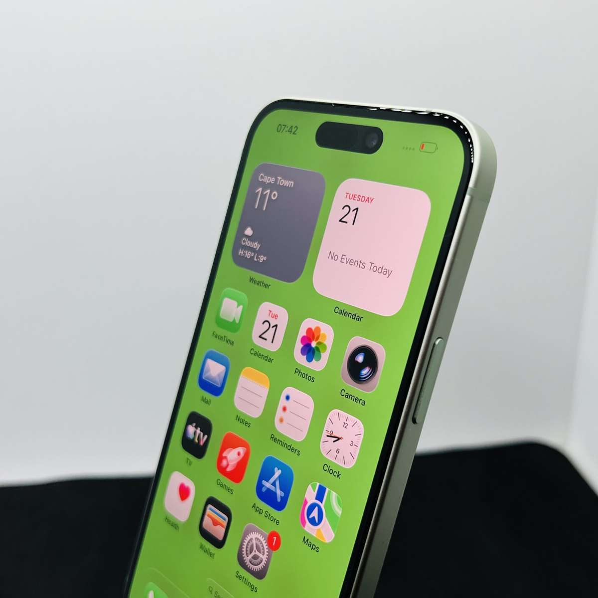Apple iPhone 15 128GB Green (Condition: Good)