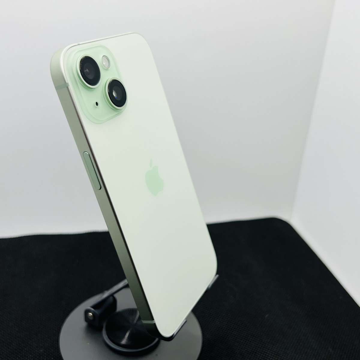 Apple iPhone 15 128GB Green (Condition: Good)