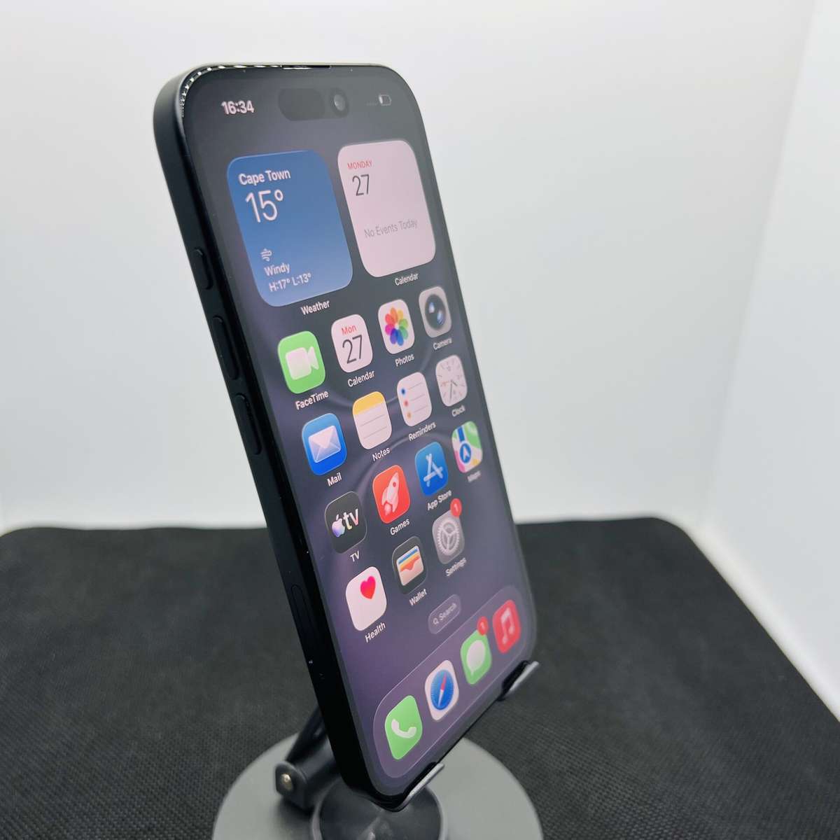 Apple iPhone 16 128GB Black (Condition: Good)