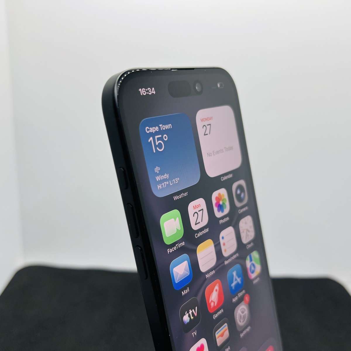 Apple iPhone 16 128GB Black (Condition: Good)