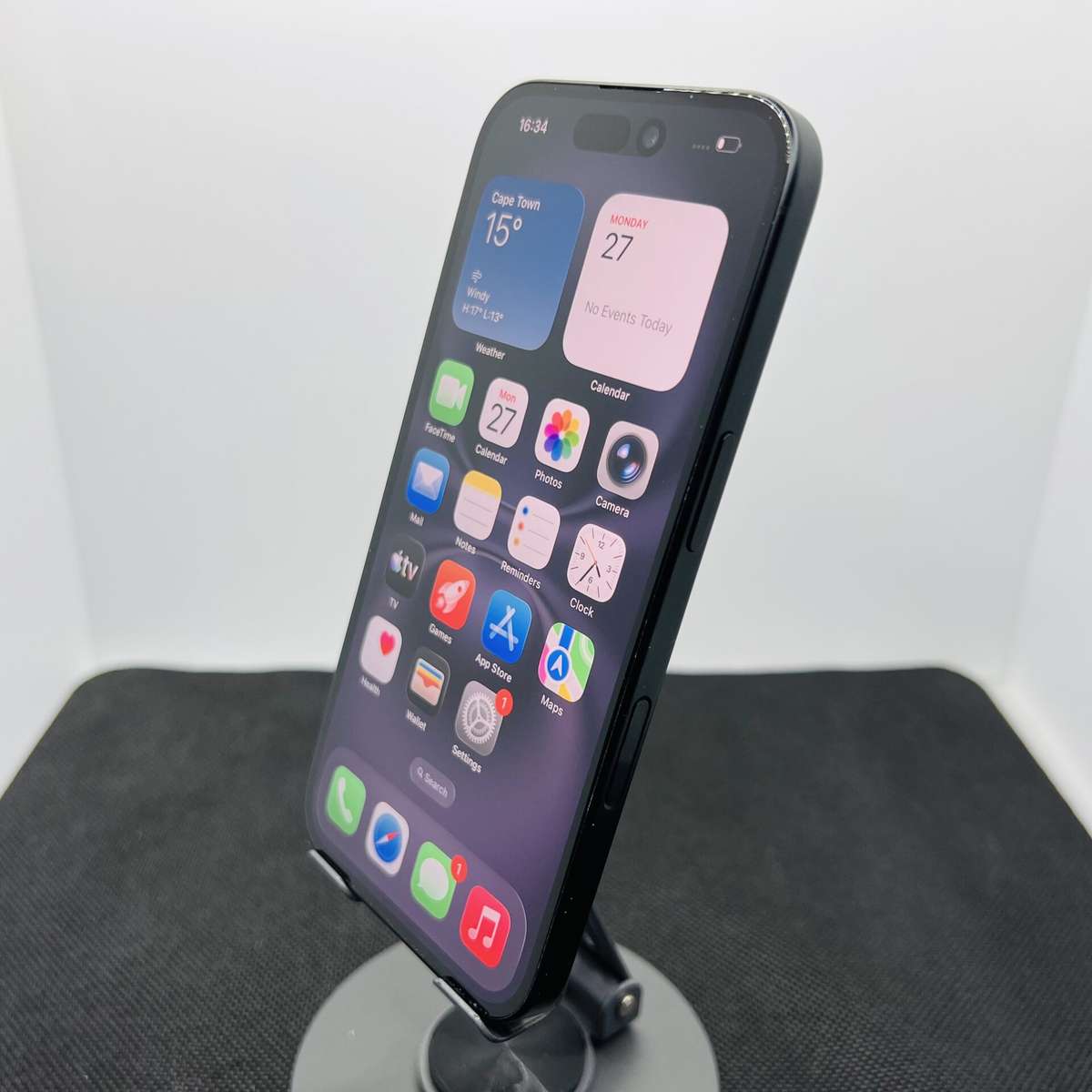 Apple iPhone 16 128GB Black (Condition: Good)
