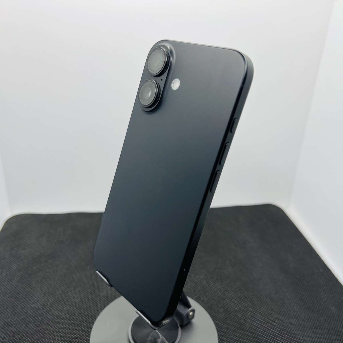 Apple iPhone 16 128GB Black (Condition: Good)