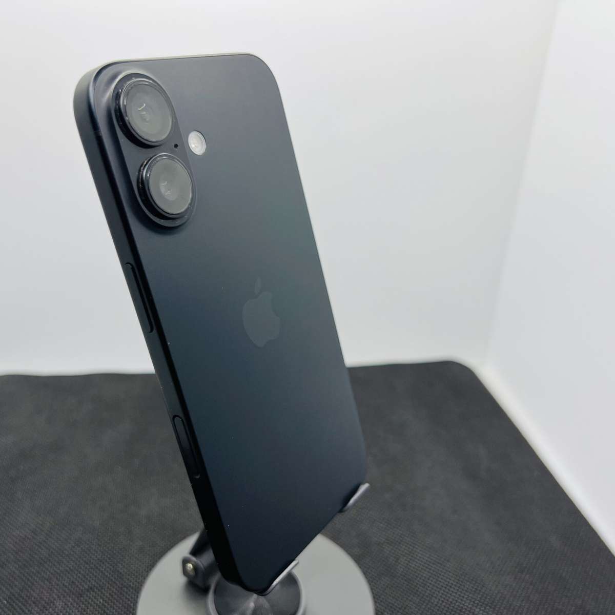 Apple iPhone 16 128GB Black (Condition: Good)