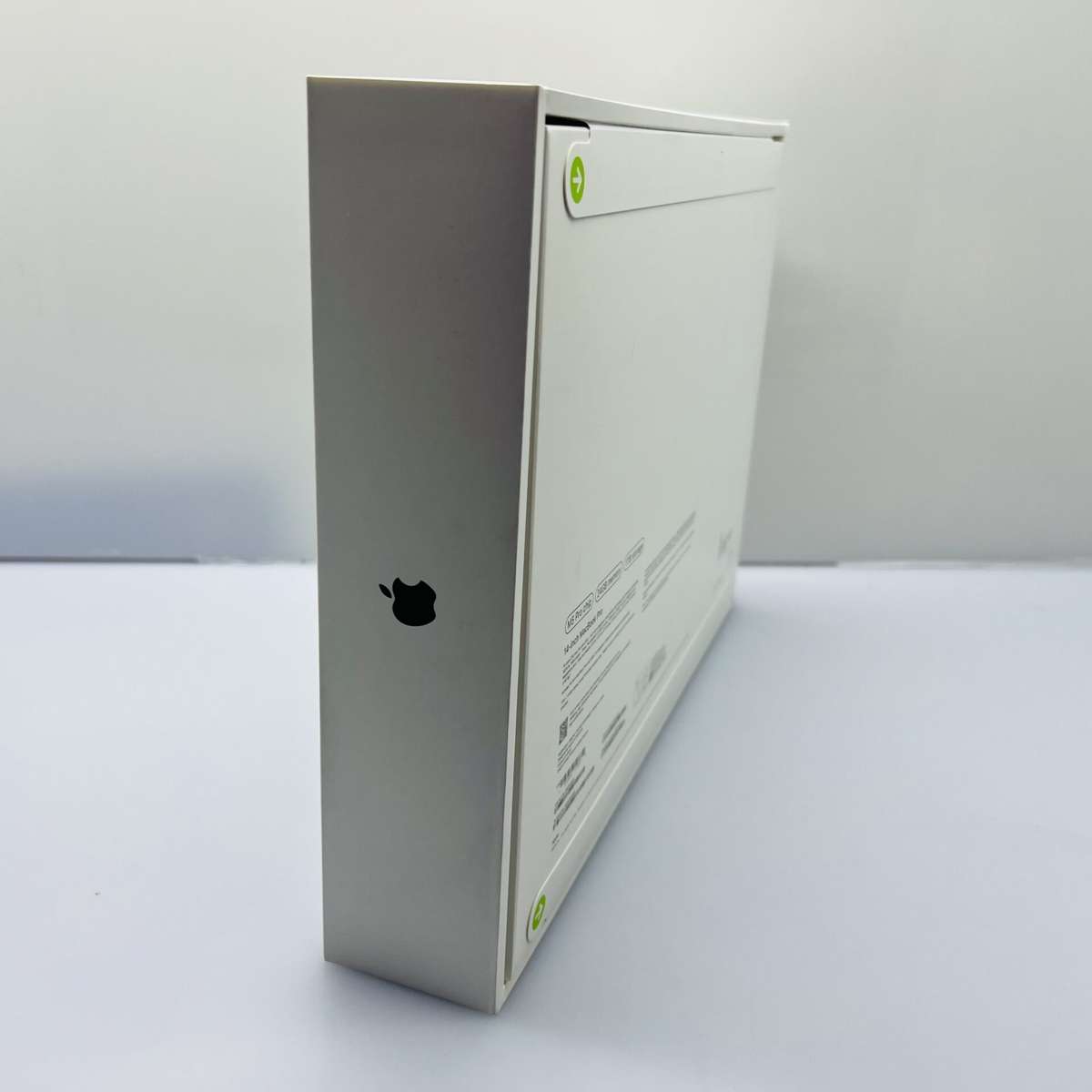 Apple MacBook Pro 14-inch "M5 Pro" 15 CPU/16 GPU 24GB RAM 1TB SSD Space Black (Condition: Brand New)