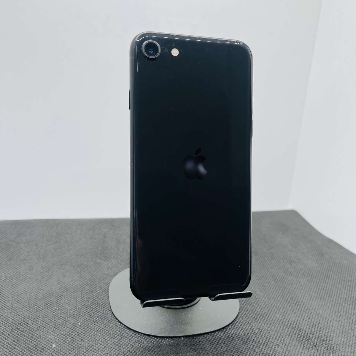 Apple iPhone SE (2020) 64GB Black (Condition: Good)