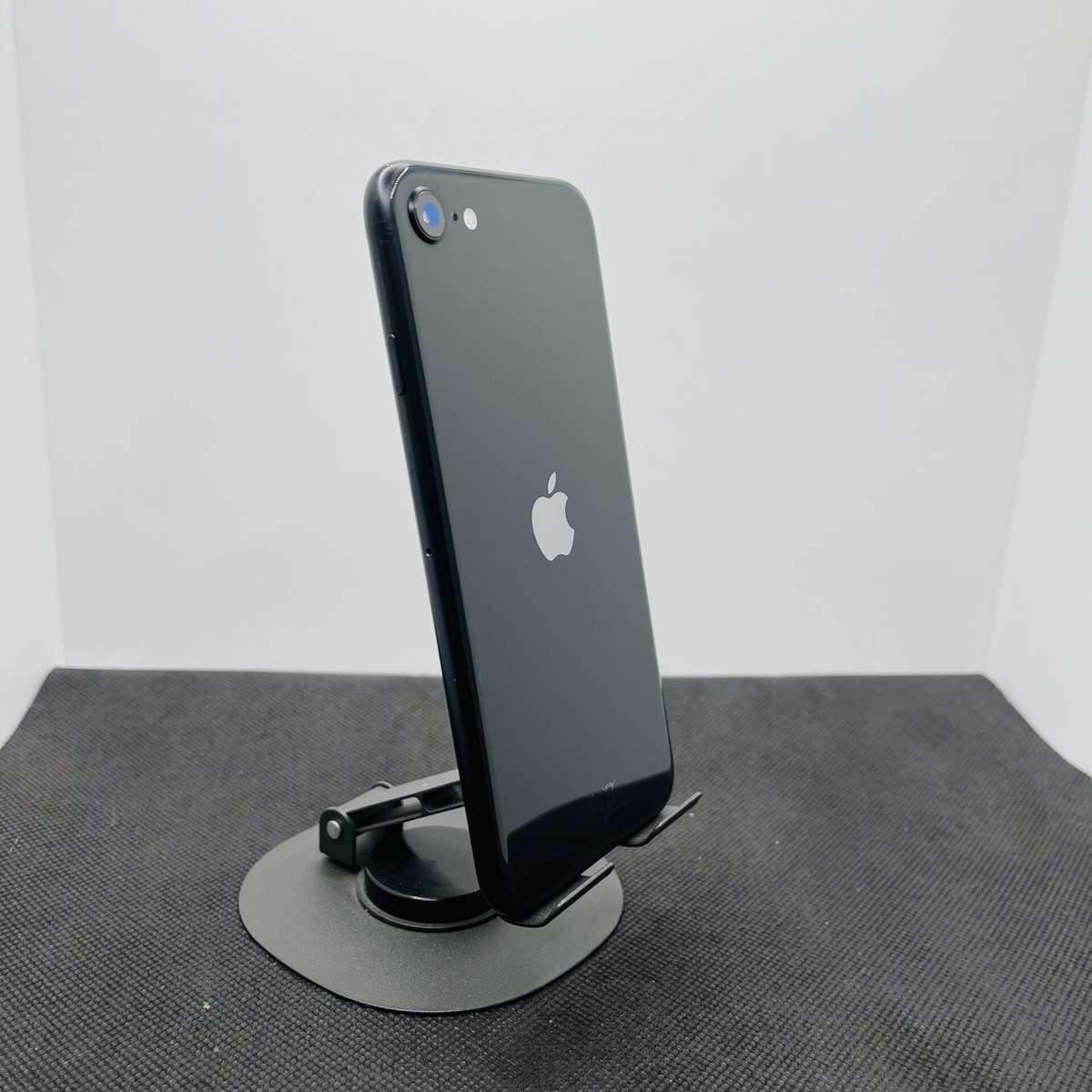 Apple iPhone SE (2020) 64GB Black (Condition: Good)