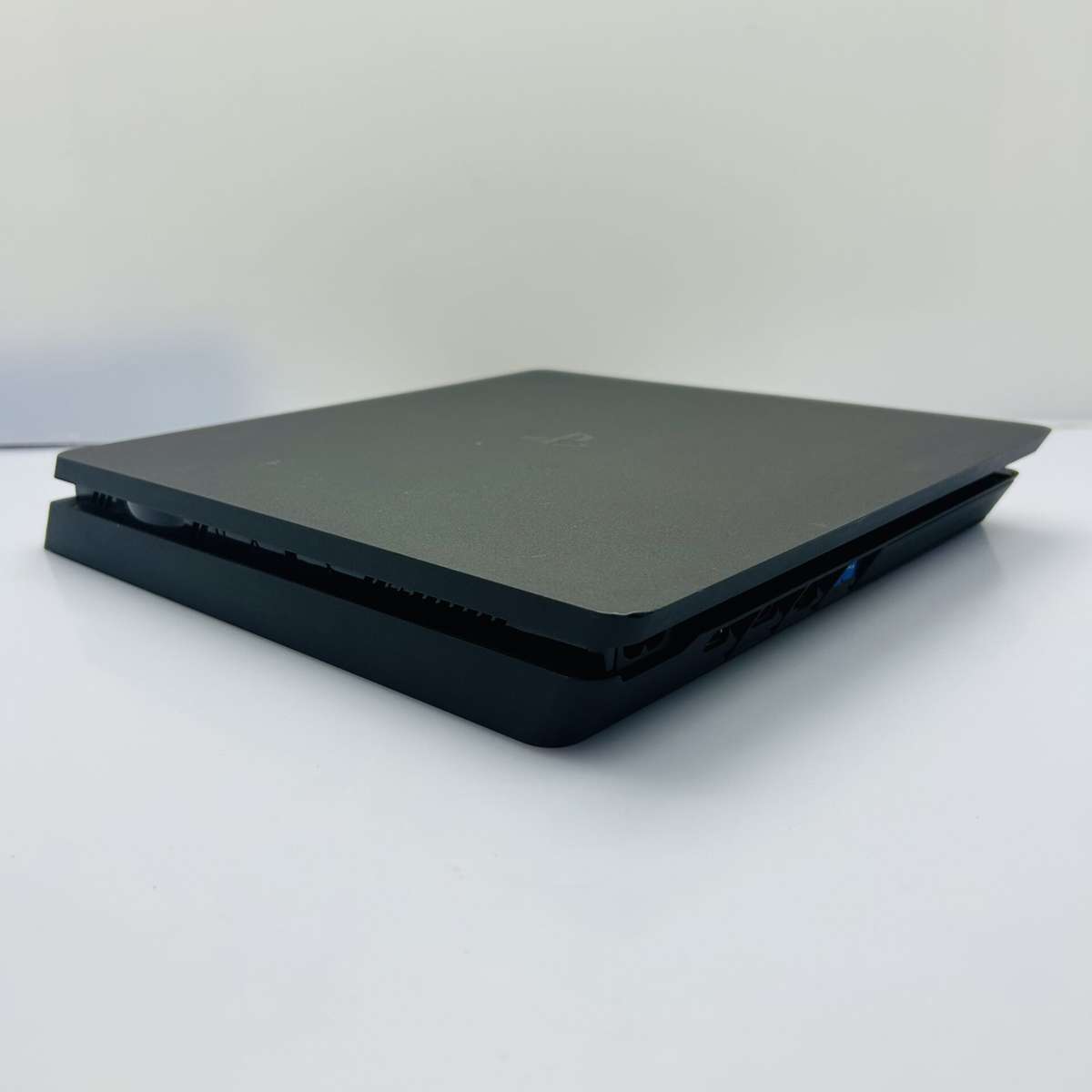Sony PlayStation 4 Slim 500GB Black + Controller + Power Cable + HDMI Cable (Condition: Good)