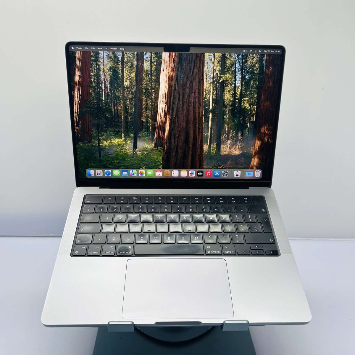 Apple MacBook Pro 14-inch "M3" 8 CPU/10 GPU (2023) 8GB RAM 512GB SSD Space Gray (Condition: Good)