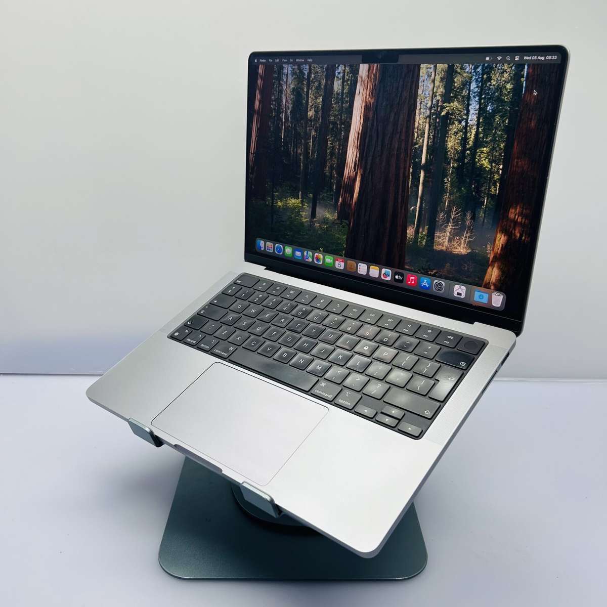 Apple MacBook Pro 14-inch "M3" 8 CPU/10 GPU (2023) 8GB RAM 512GB SSD Space Gray (Condition: Good)