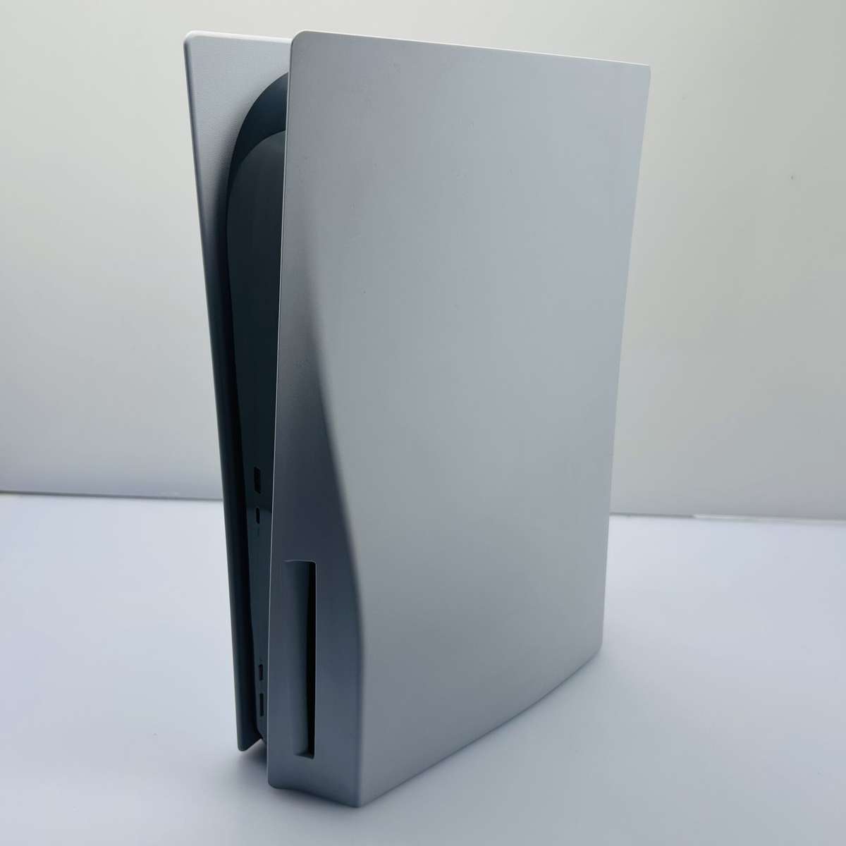 Sony PlayStation 5 Disc Edition 1TB White + Controller + HDMI Cable + Power Cable (Condition: Good)
