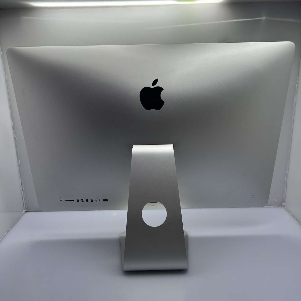 Apple iMac 27-Inch "Core i5" (5K, 2020) 3.3GHz 8GB RAM 512GB SSD Silver + Magic Keyboard + Magic ...