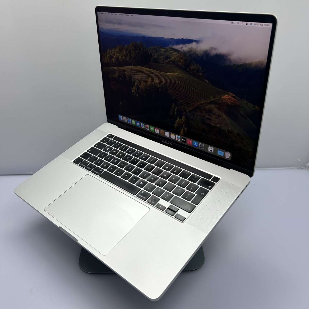 Apple MacBook Pro 16-inch "Core i9" (Touchbar/2019) 2.3GHz 16GB RAM 1TB SSD Silver (Condition: Good)
